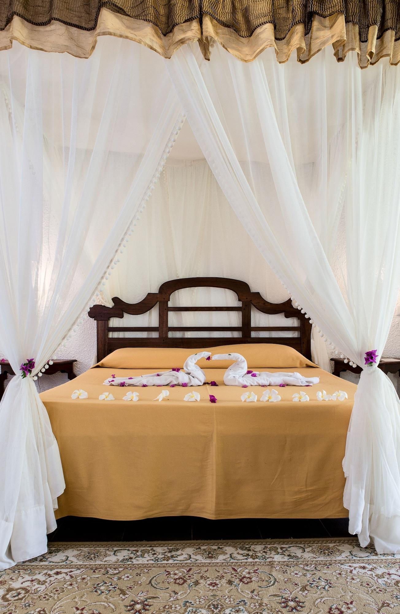 Hotel Karafuu Beach Resort ピングウェ エクステリア 写真