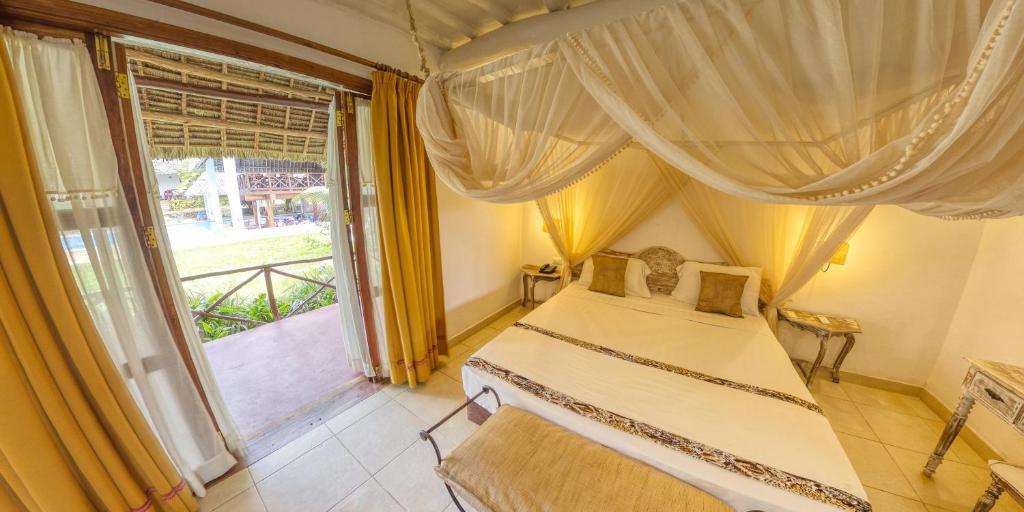 Hotel Karafuu Beach Resort ピングウェ エクステリア 写真