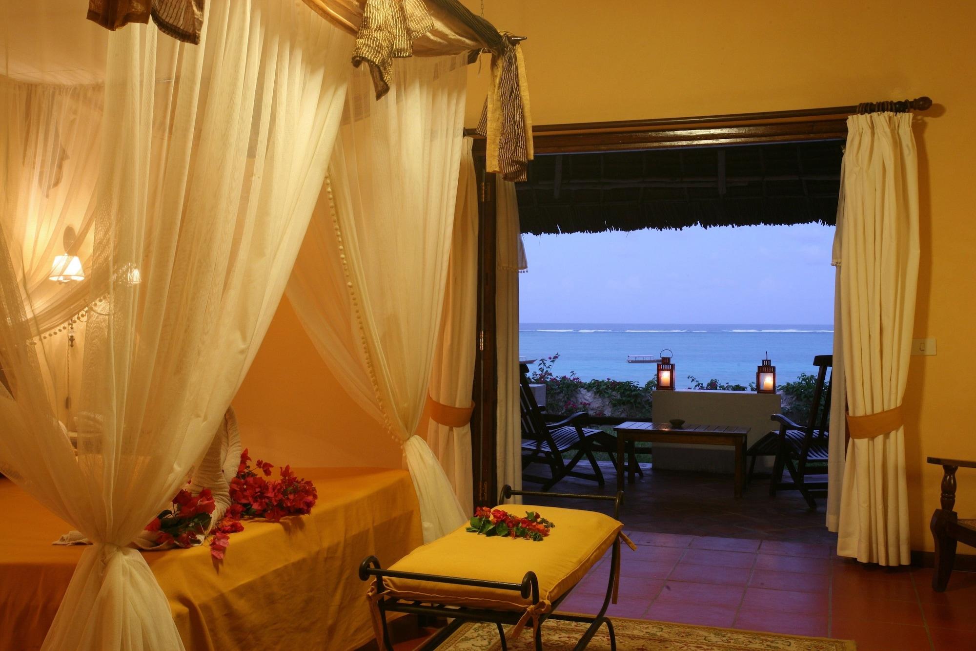 Hotel Karafuu Beach Resort ピングウェ エクステリア 写真