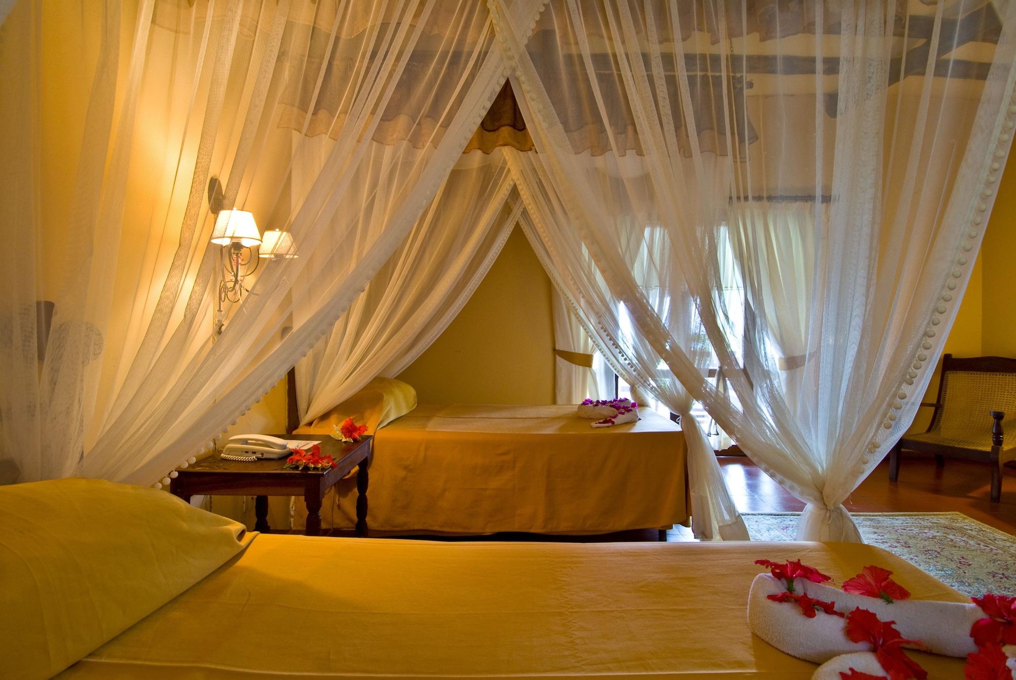 Hotel Karafuu Beach Resort ピングウェ エクステリア 写真