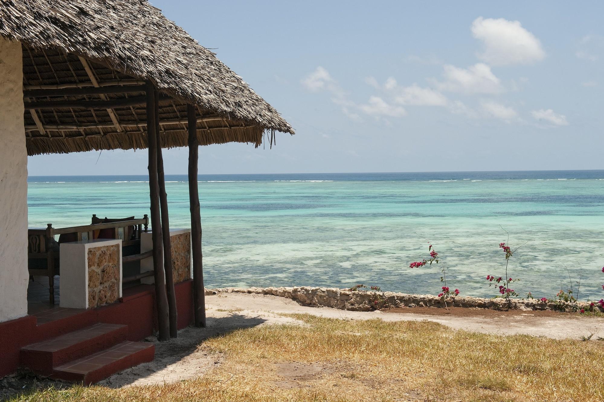 Hotel Karafuu Beach Resort ピングウェ エクステリア 写真