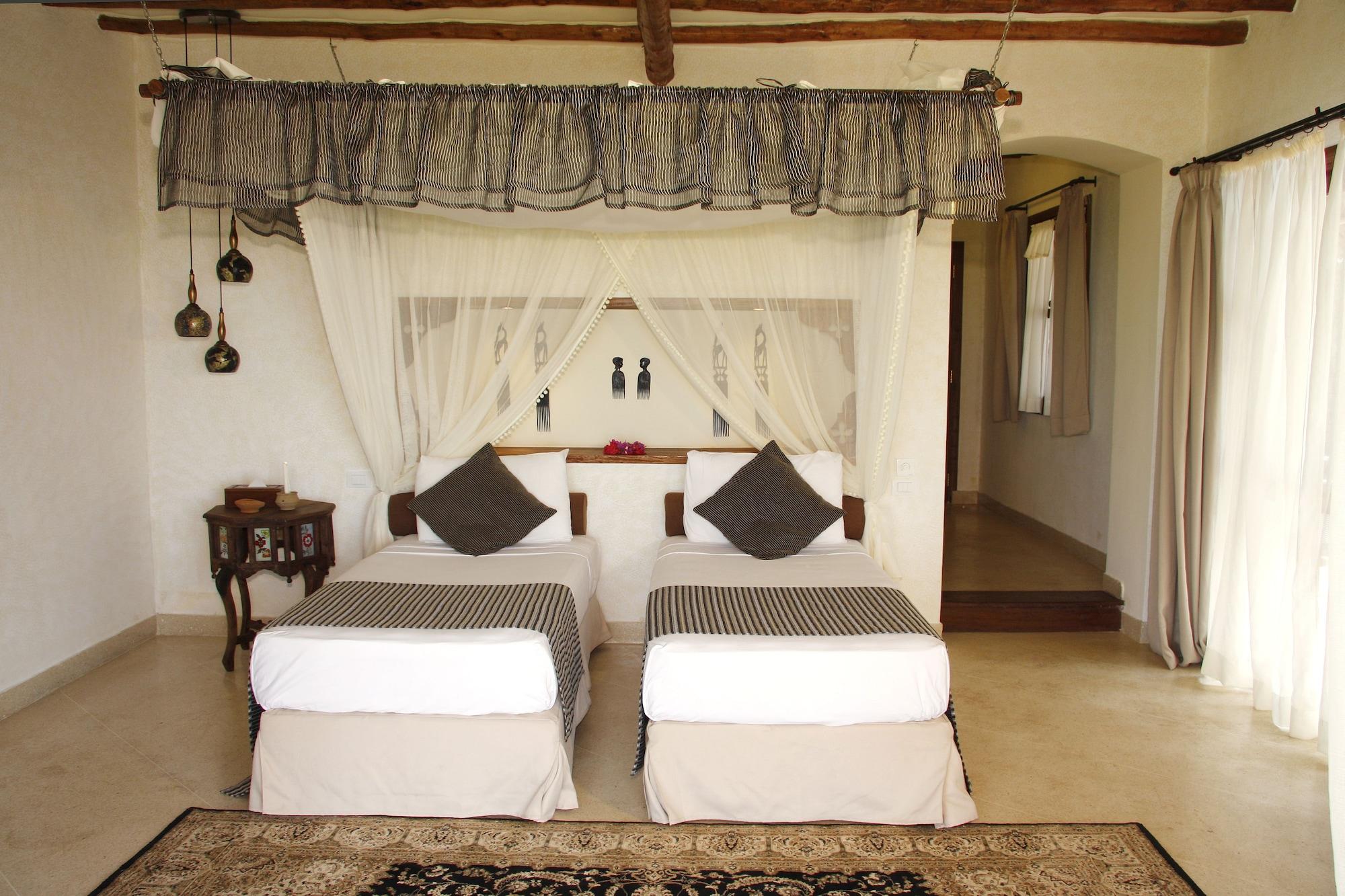 Hotel Karafuu Beach Resort ピングウェ エクステリア 写真