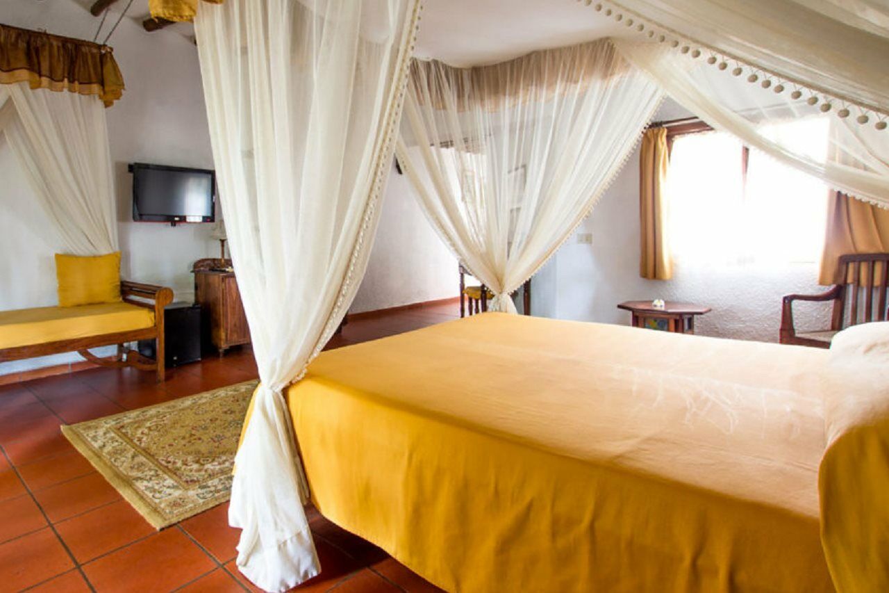Hotel Karafuu Beach Resort ピングウェ エクステリア 写真